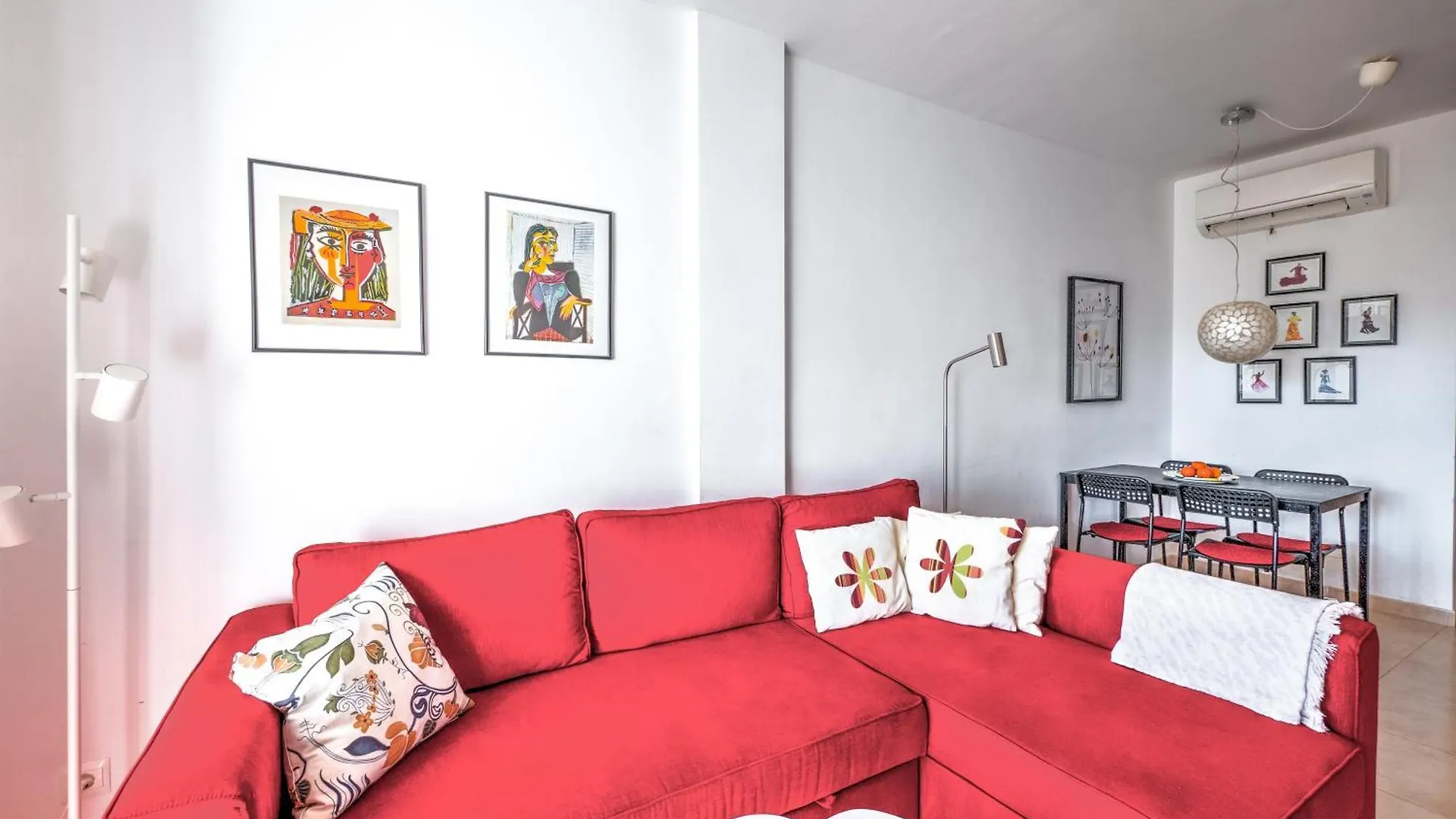 Apartment With Pool Near Burriana Beach, Nerja 0*,  Španělsko